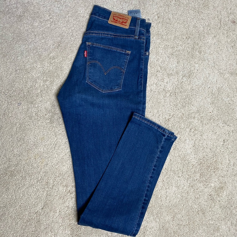 Levi’s slimming skinny jeans